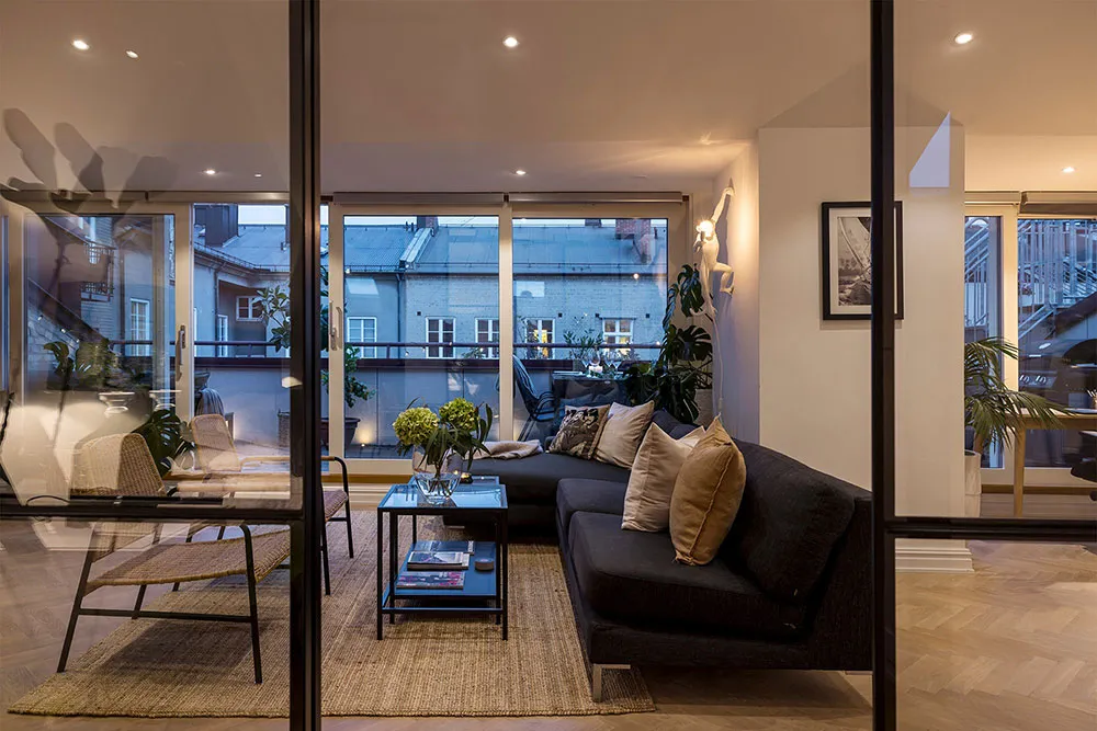 Jasna mansarda w Szwecji z ceglana ścianą i tarasem (82 m²) - Gallery image 21