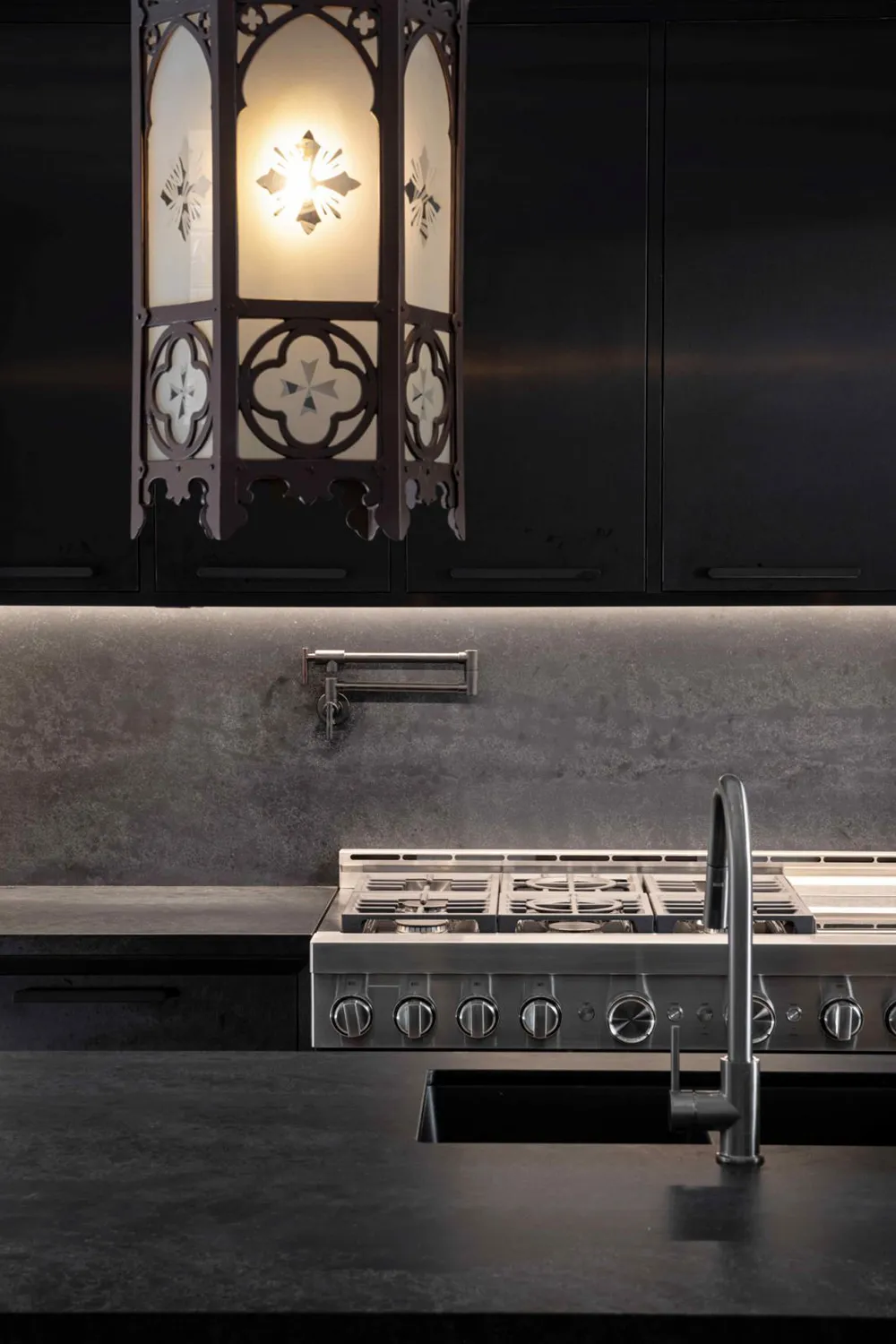 Impressive Loft in Former Church Building in Toronto - Gallery image 7