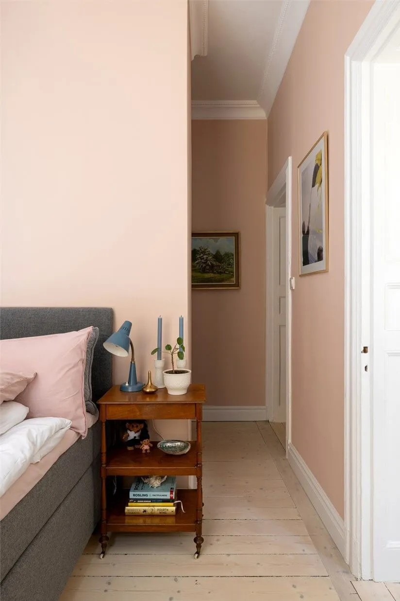 Charming Apartment in Stockholm with Black Kitchen and Cozy Decor (53 sqm) - Gallery image 21