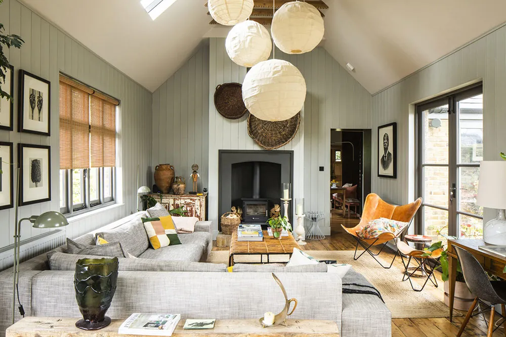 Beautiful Victorian Cottage in England with Colorful Interior Accents - Gallery image 5
