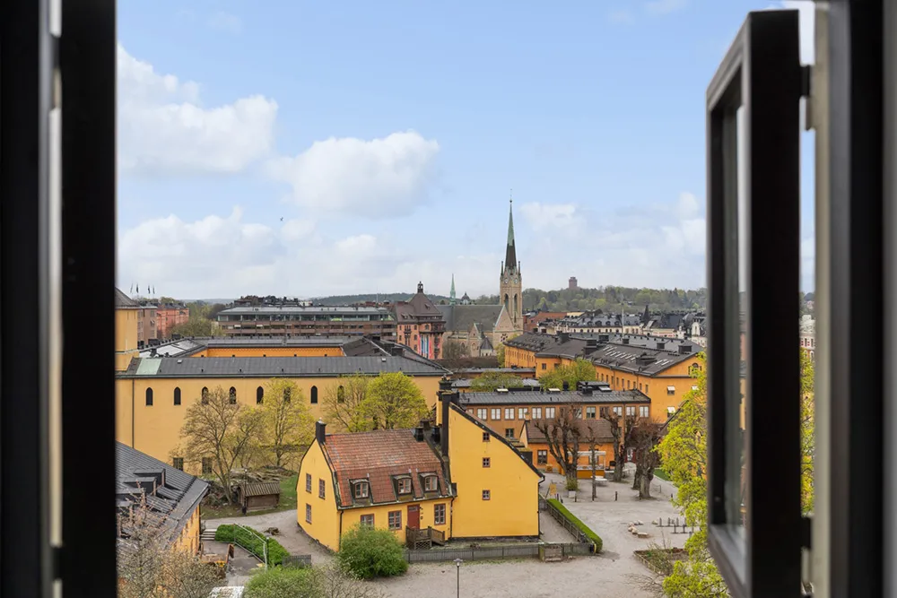 Schönes ungewöhnliches Farbspiel im schwedischen Loft (86 qm) - Gallery image 7