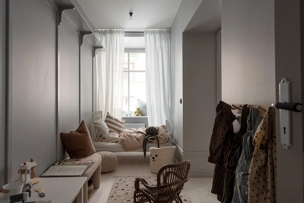 Stylischer grauer Interior in Göteborg mit warmen Akzenten (68 qm) - Gallery image 12