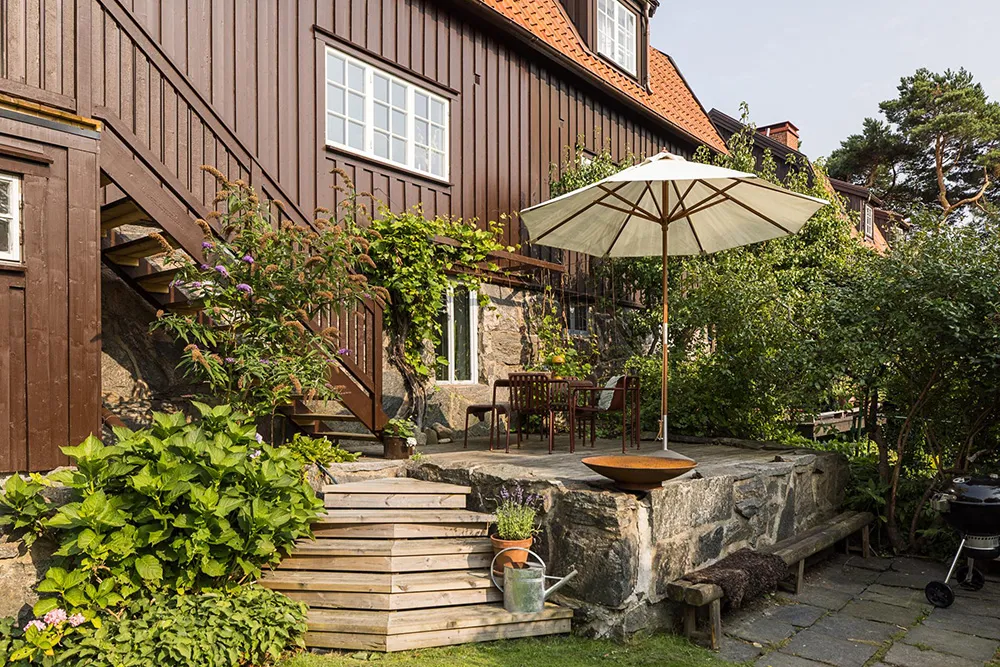 Intérieurs chaleureux d'une belle villa en bois en Suède - Gallery image 34