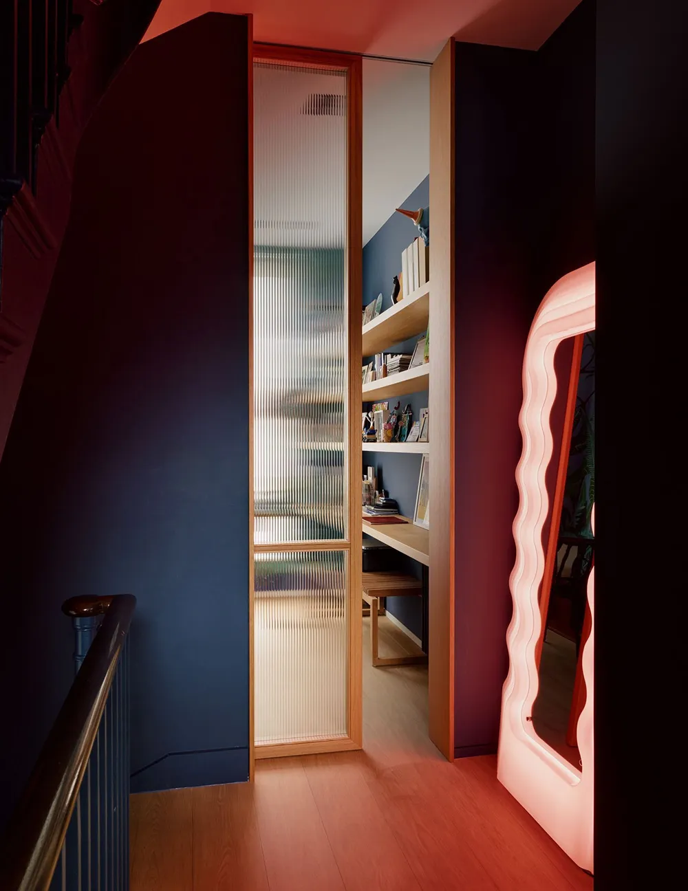 Beaux peintures dans les intérieurs modernes d'une maison victorienne à Londres - Gallery image 5