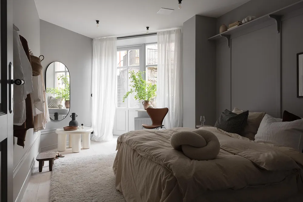 Stylischer grauer Interior in Göteborg mit warmen Akzenten (68 qm) - Gallery image 17