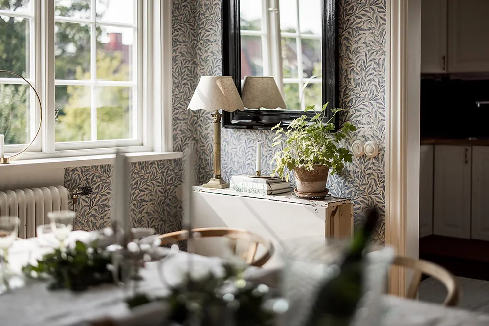 Intérieurs chaleureux d'une belle villa en bois en Suède - Gallery image 8