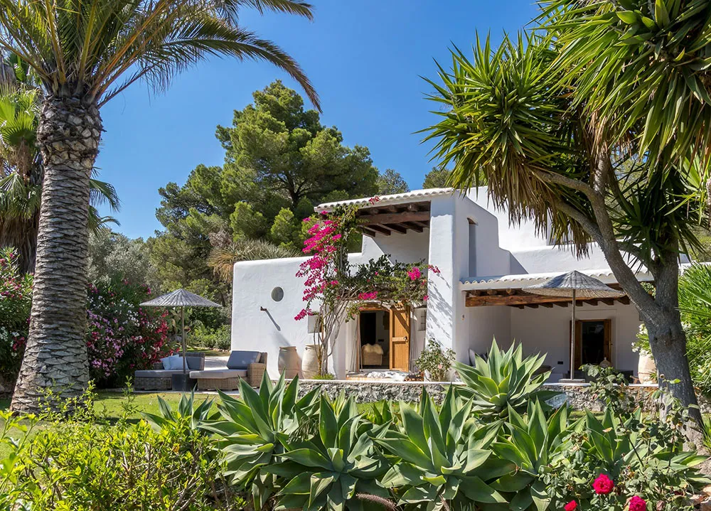 Charming Villa on Ibiza with White Interiors and Pool - Gallery image 1