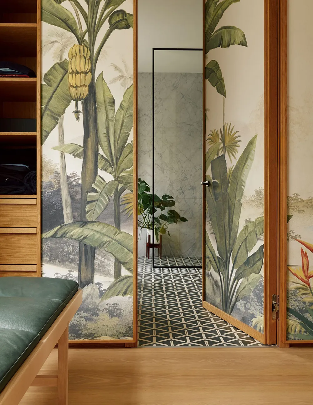 Beaux peintures dans les intérieurs modernes d'une maison victorienne à Londres - Gallery image 15