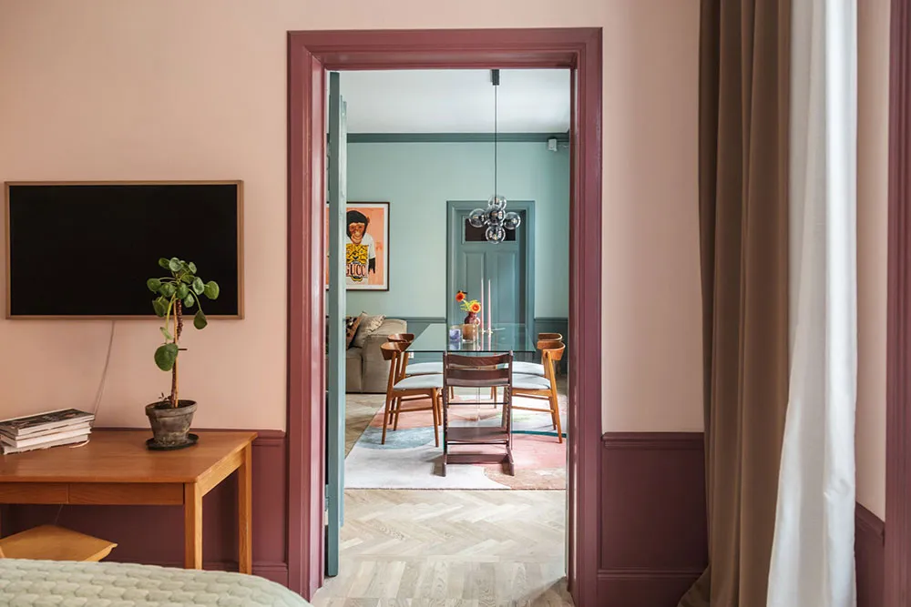 Ungewöhnliche Farben im schwedischen Wohnzimmer-Design (77 qm) - Gallery image 11