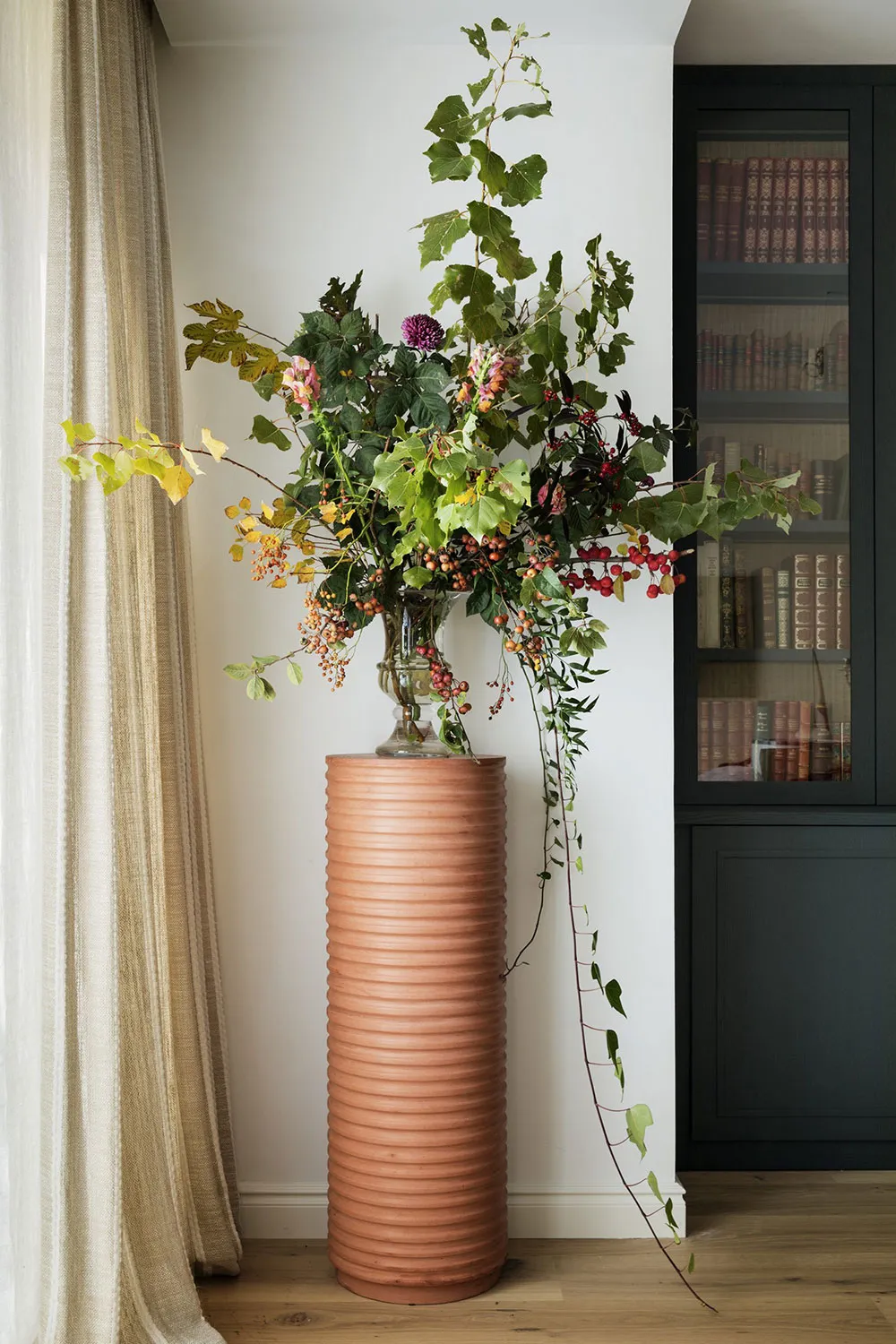 Ruhige Eleganz und Antiquitätenmöbel: Eine schöne Wohnung in Madrid - Gallery image 5