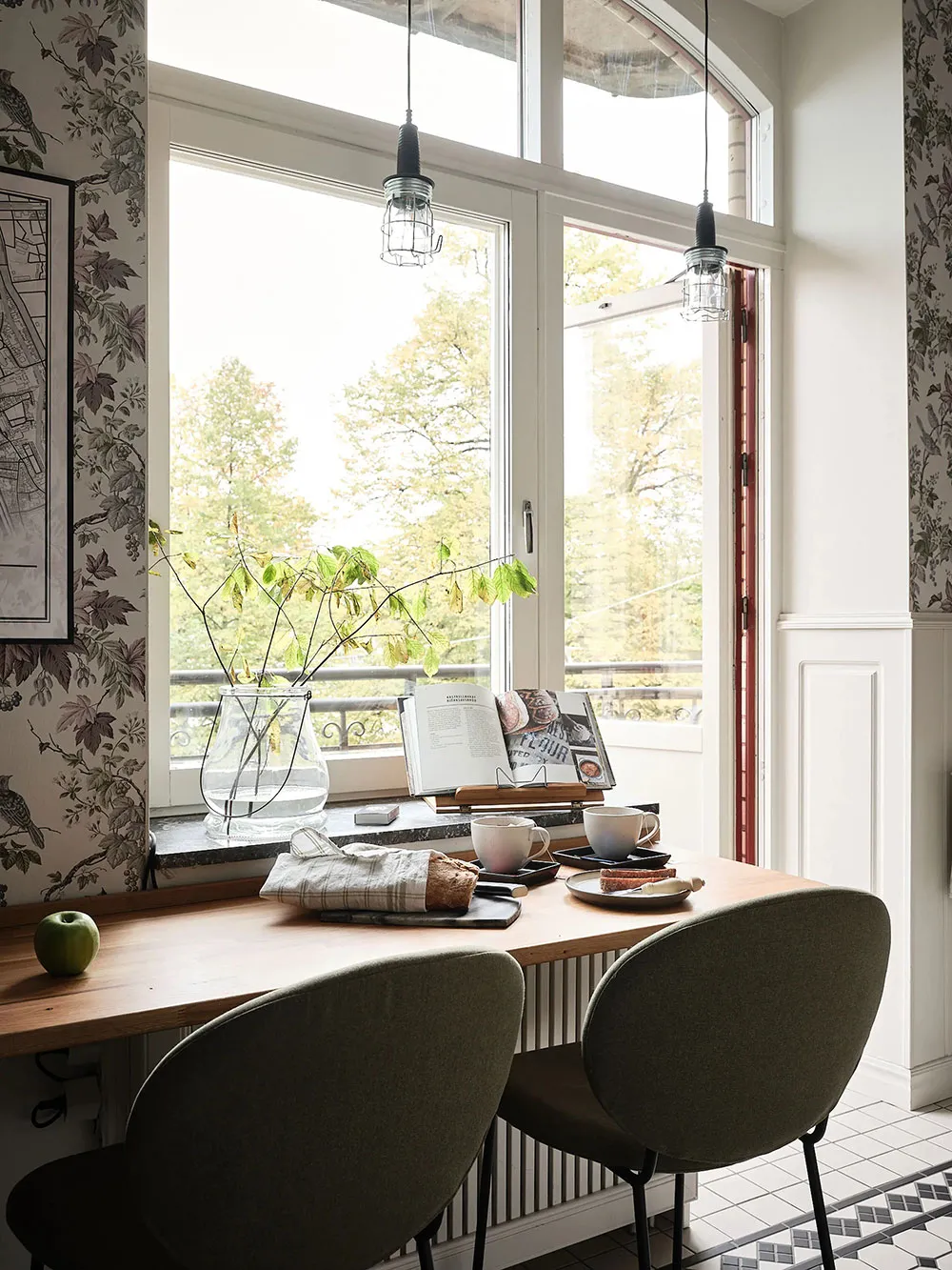 Interesting Wallpapers in the Design of a Small Apartment in Sweden (48 sq. m) - Gallery image 3