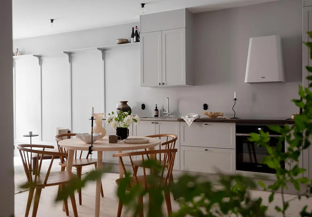 Stylischer grauer Interior in Göteborg mit warmen Akzenten (68 qm) - Gallery image 8