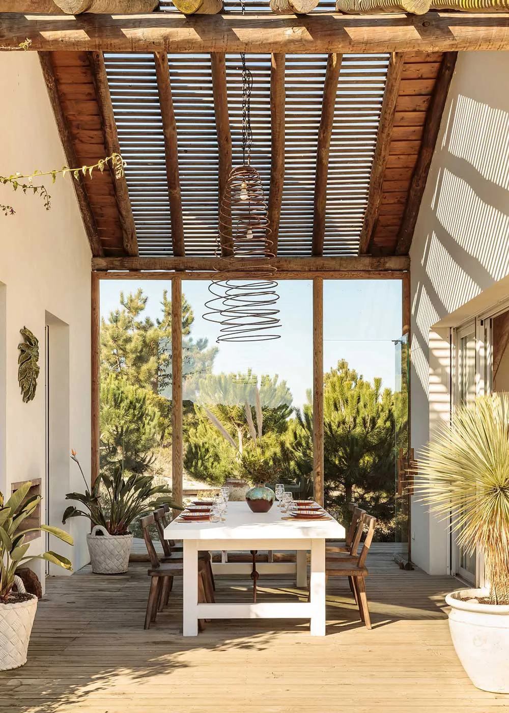 Солнечные интерьеры пляжного дома в Португалии - Gallery image 1
