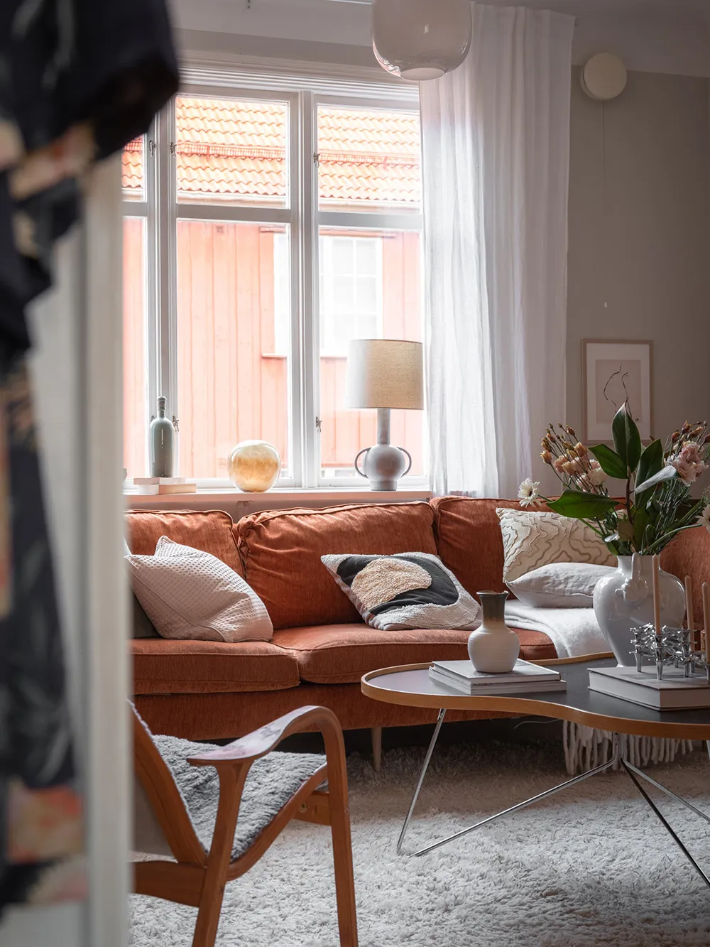 Rudy sofap i otwarte półki: żywy интерьер w Getborgu (65 m²) - 5