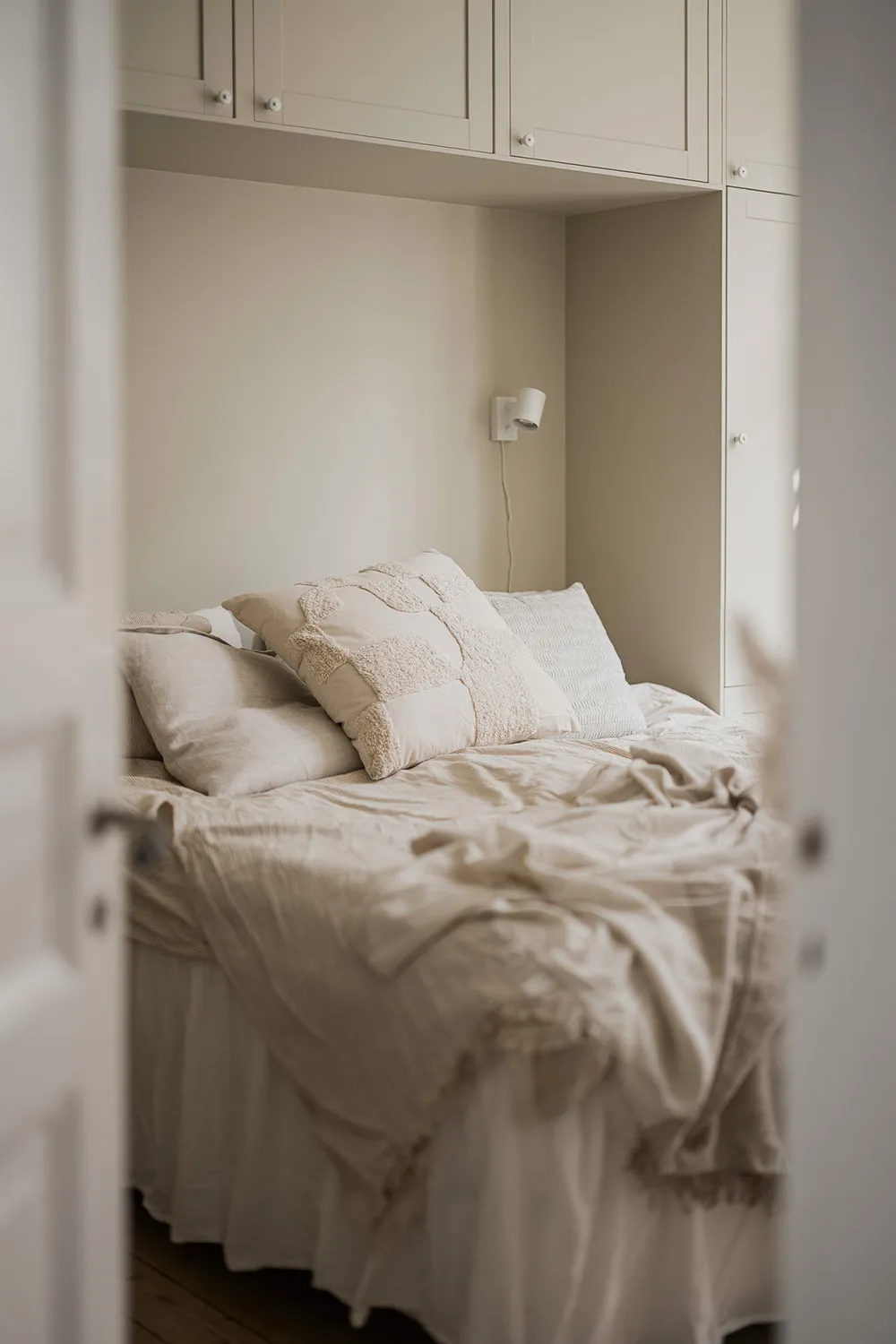 Petite appartement suédois avec sol blanc, inondé de lumière (55 m²) - Gallery image 19