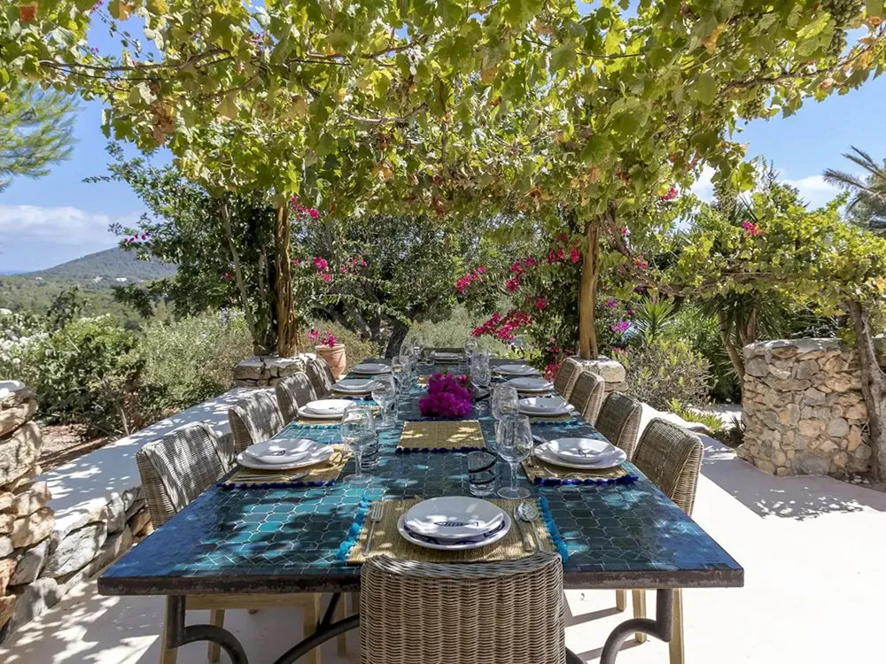 Charming Villa on Ibiza with White Interiors and Pool - Gallery image 19