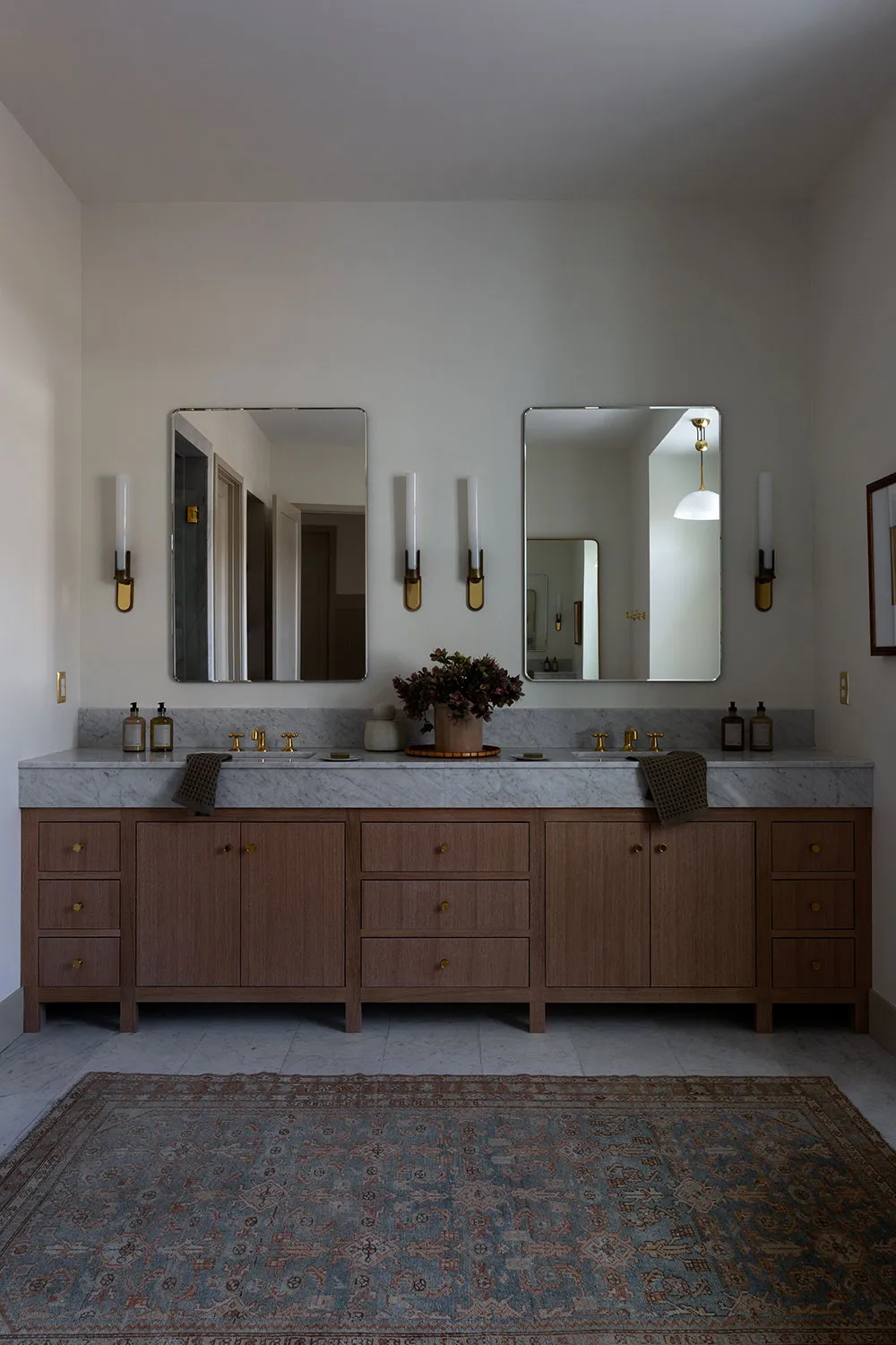 Elegancia tranquila y relajada en el diseño de casas en Utah - Gallery image 22