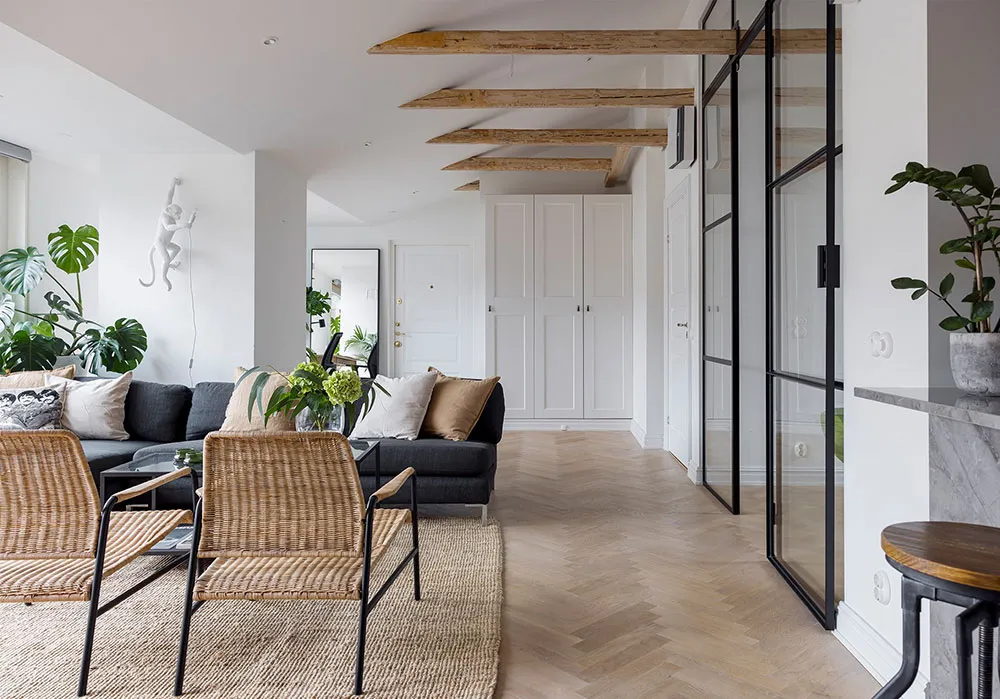 Jasna mansarda w Szwecji z ceglana ścianą i tarasem (82 m²) - Gallery image 2