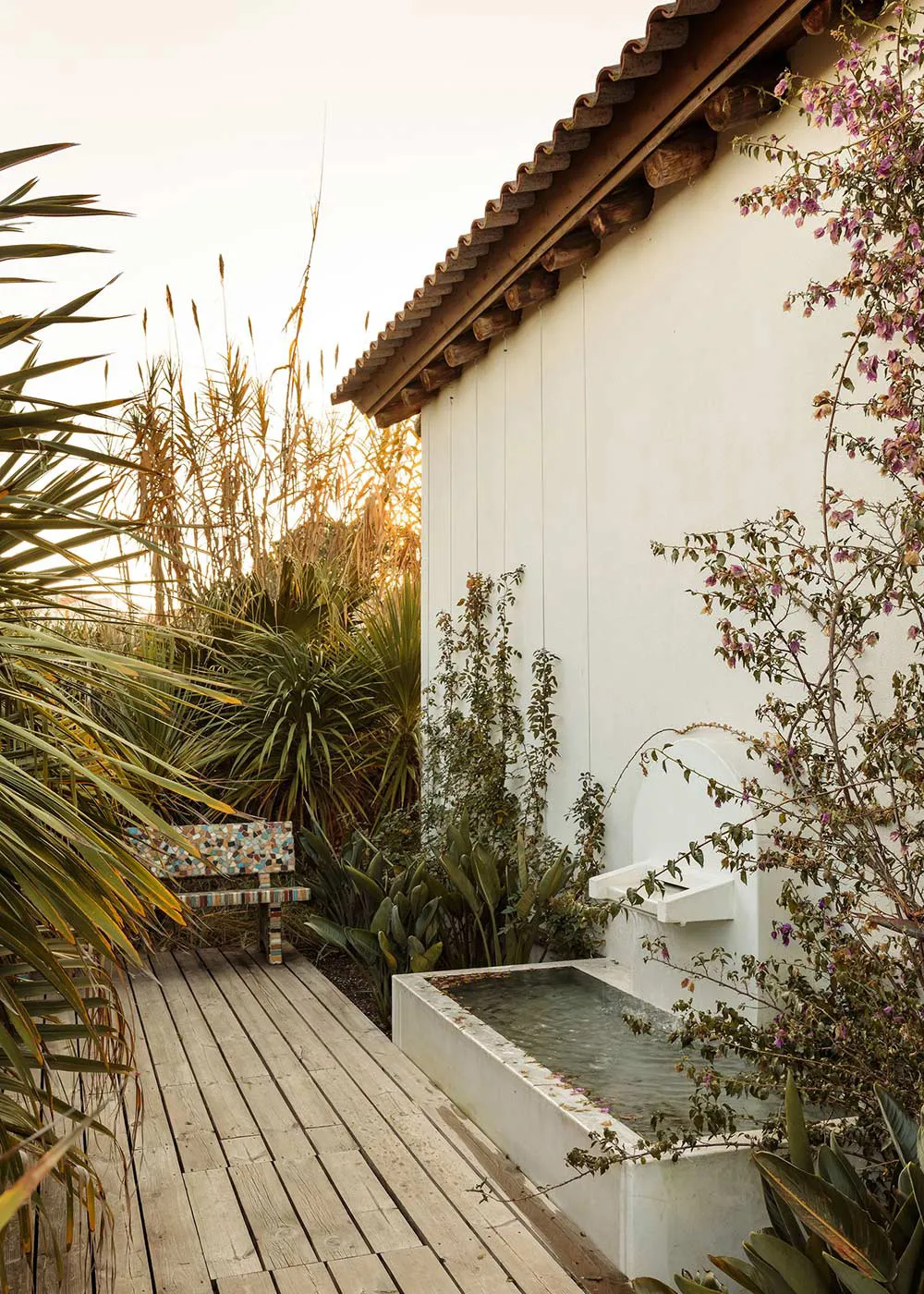 Солнечные интерьеры пляжного дома в Португалии - Gallery image 15