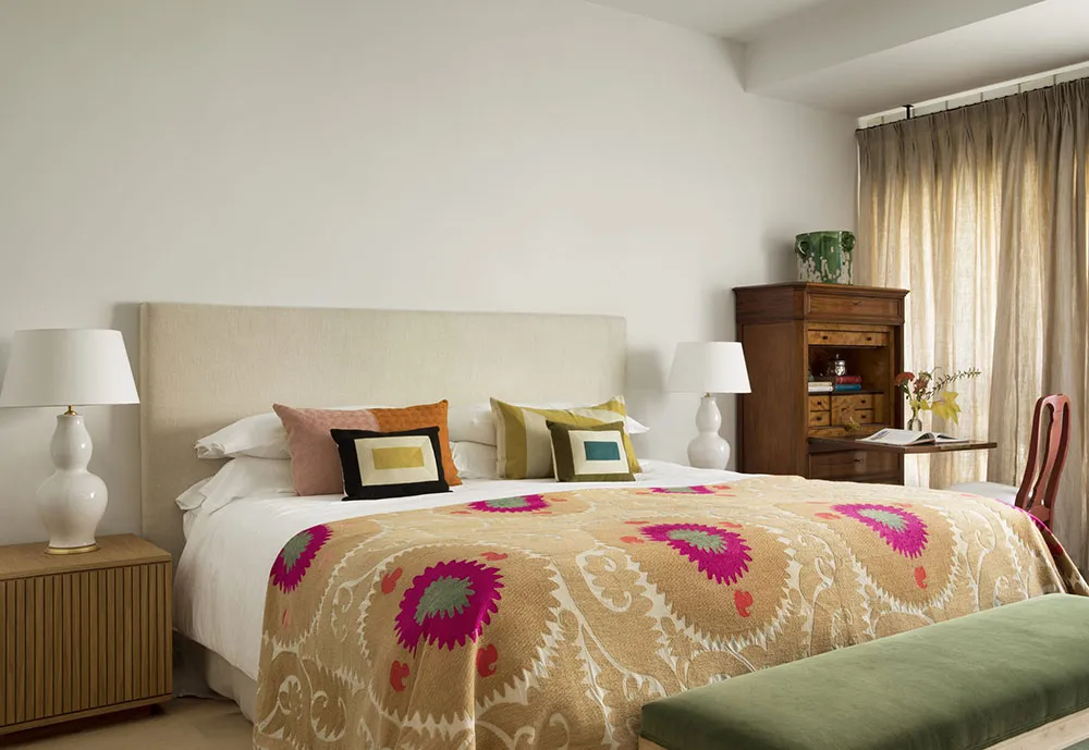 Ruhige Eleganz und Antiquitätenmöbel: Eine schöne Wohnung in Madrid - Gallery image 11