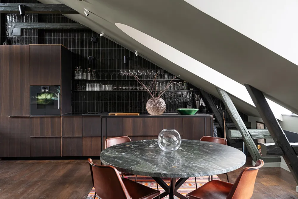 Schönes ungewöhnliches Farbspiel im schwedischen Loft (86 qm) - Gallery image 14