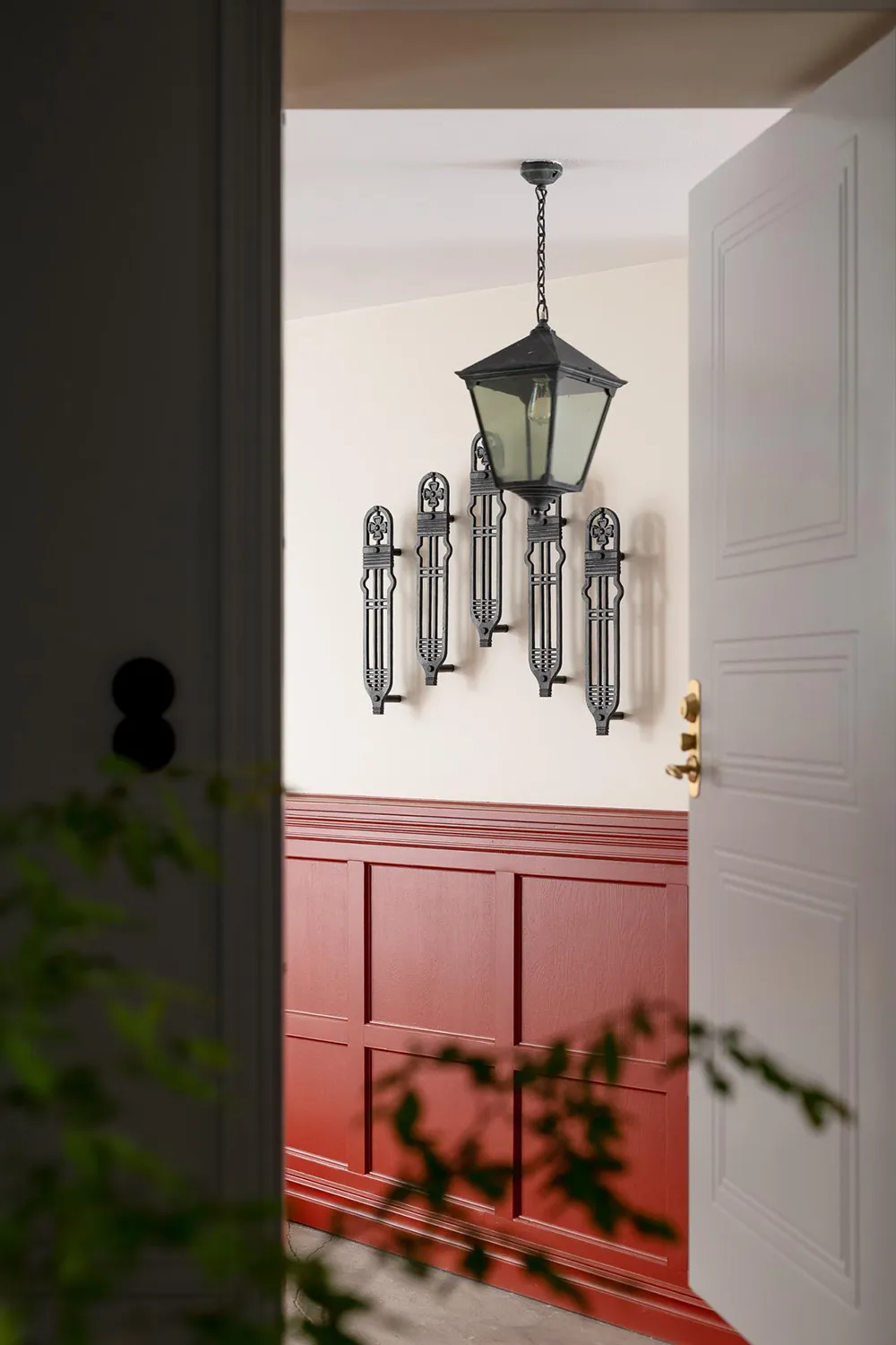 Stylischer grauer Interior in Göteborg mit warmen Akzenten (68 qm) - Gallery image 32