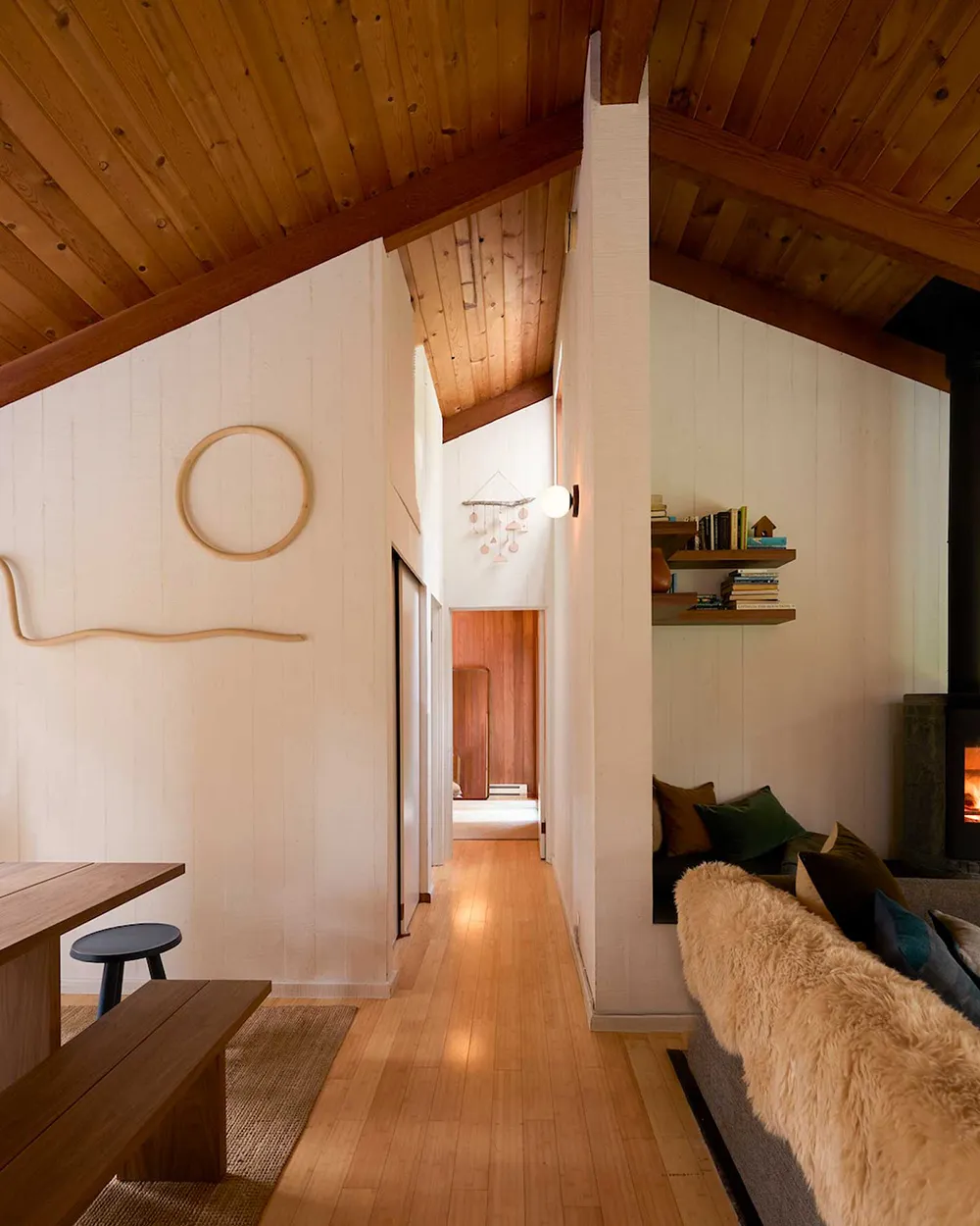 Style moderne de cabane en bois dans la forêt en Californie - Gallery image 6