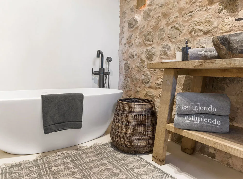 Charming Villa on Ibiza with White Interiors and Pool - Gallery image 8