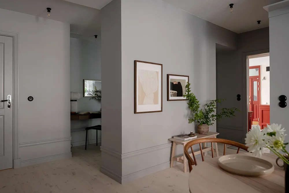 Stylischer grauer Interior in Göteborg mit warmen Akzenten (68 qm) - Gallery image 31