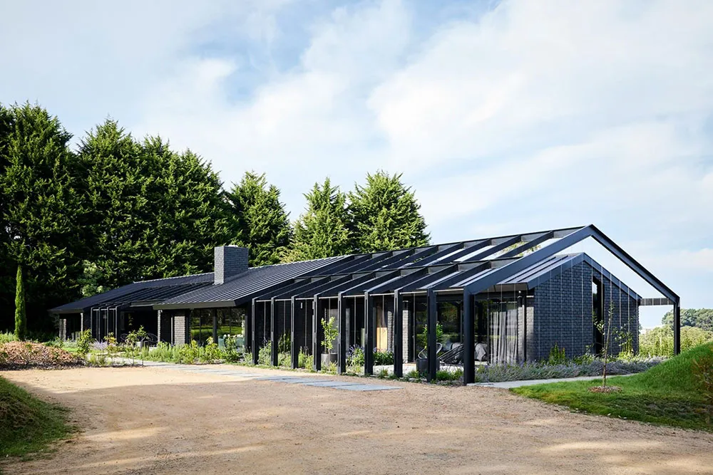 Черные стены и большая библиотека: стильный дом в Мельбурне - Gallery image 20