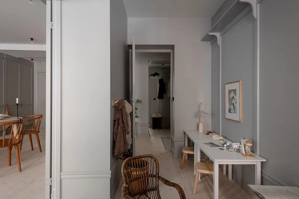 Stylischer grauer Interior in Göteborg mit warmen Akzenten (68 qm) - Gallery image 13