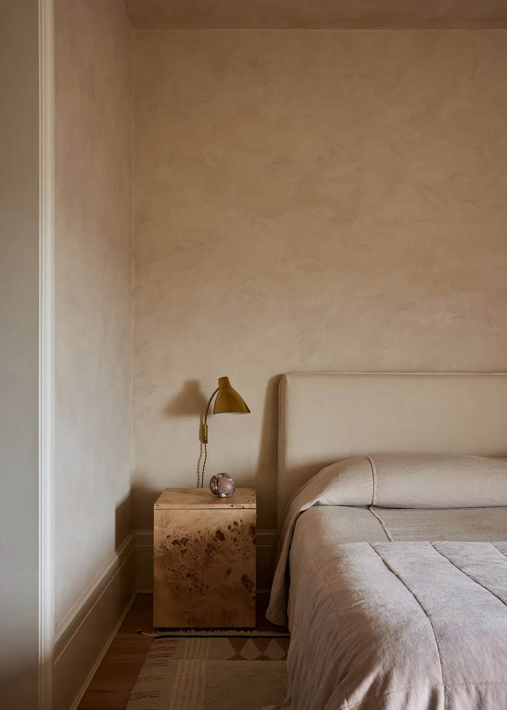 Minimalismo natural de una pequeña apartamento en Nueva York - Gallery image 12