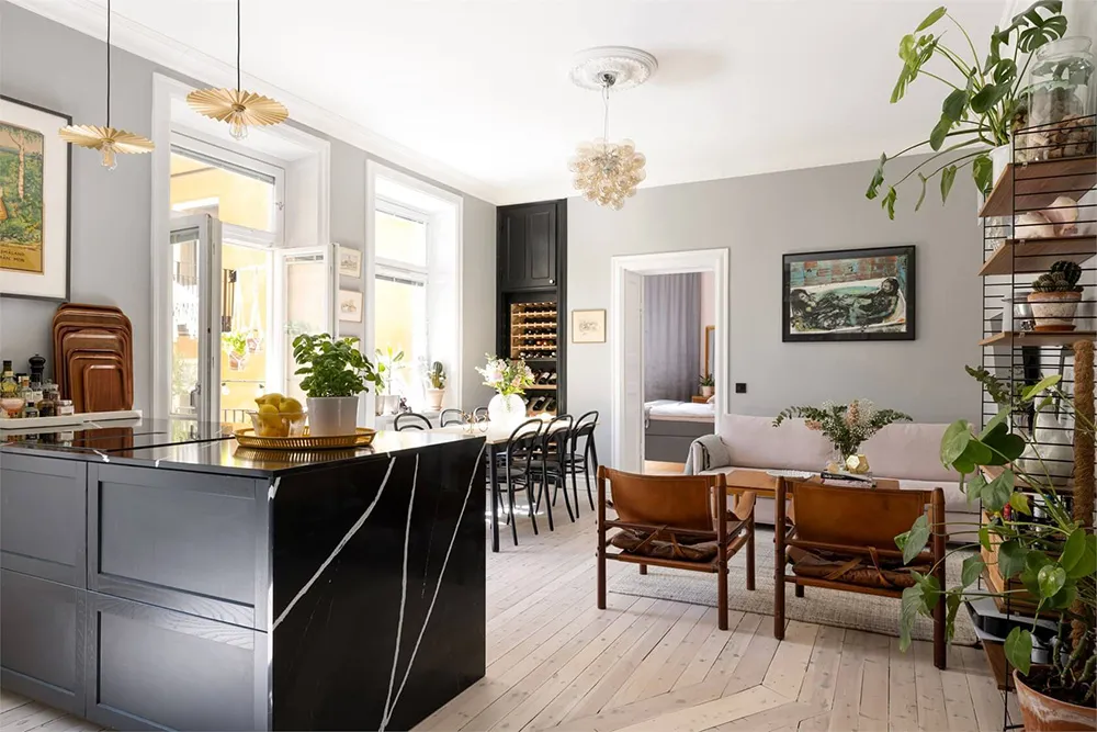 Charming Apartment in Stockholm with Black Kitchen and Cozy Decor (53 sqm) - Gallery image 11