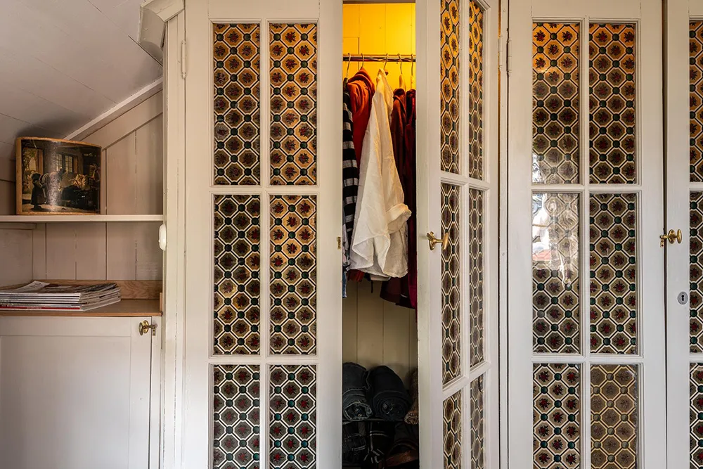 Обаяние прошлого в интерьерах старинной шведской дачи - Gallery image 35