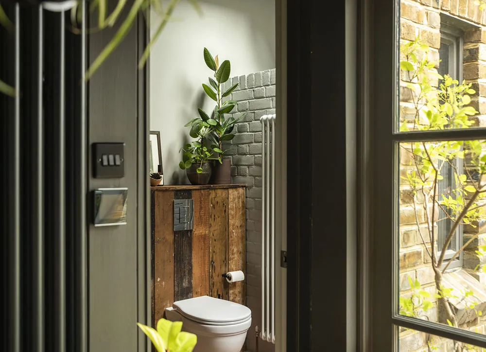 Beautiful Victorian Cottage in England with Colorful Interior Accents - Gallery image 17