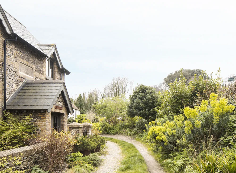 Beautiful Victorian Cottage in England with Colorful Interior Accents - Gallery image 25