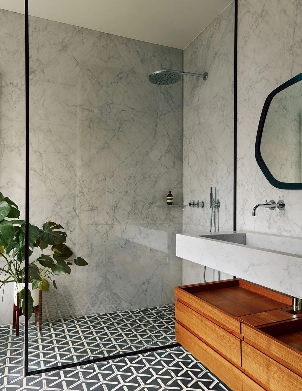 Beaux peintures dans les intérieurs modernes d'une maison victorienne à Londres - Gallery image 14