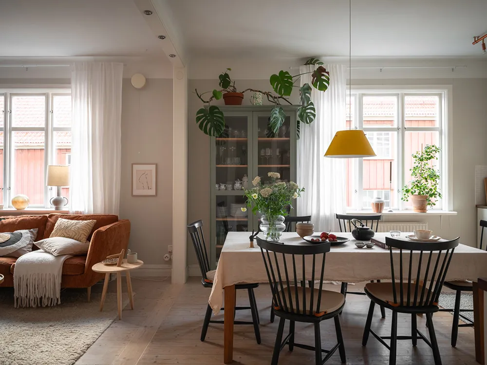 Rudy sofap i otwarte półki: żywy интерьер w Getborgu (65 m²) - 10