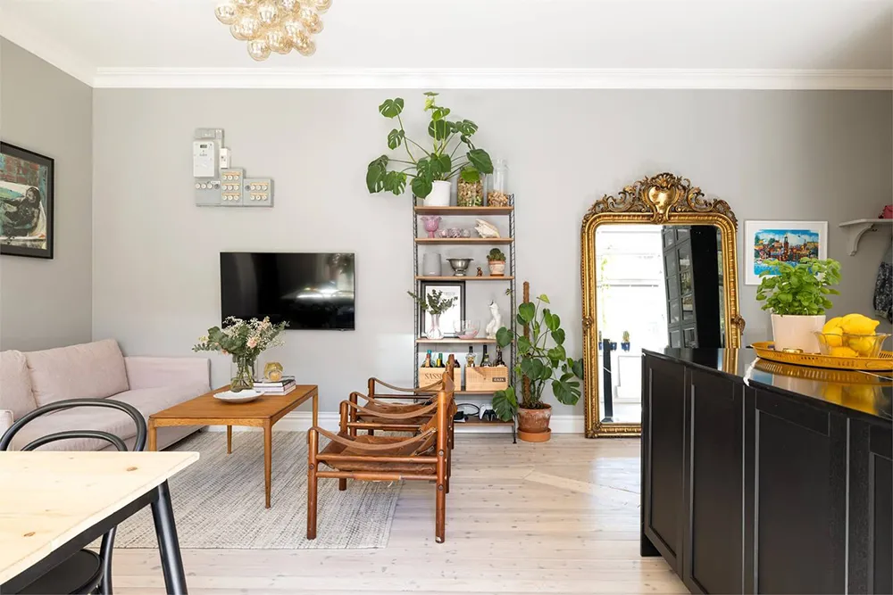 Charming Apartment in Stockholm with Black Kitchen and Cozy Decor (53 sqm) - Gallery image 12