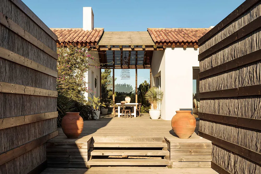 Солнечные интерьеры пляжного дома в Португалии - Gallery image 2