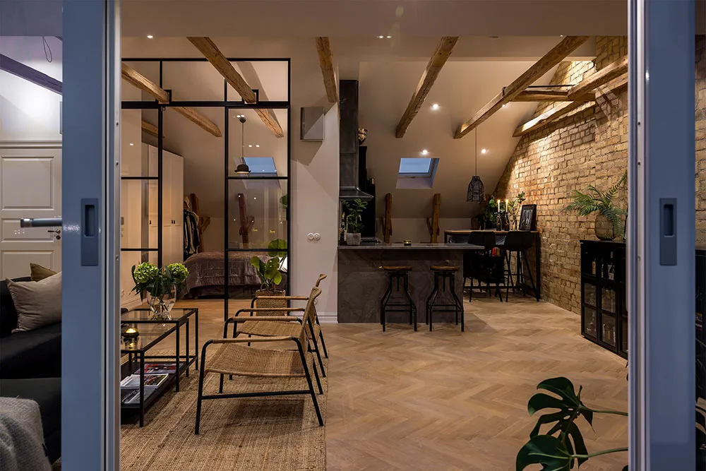 Jasna mansarda w Szwecji z ceglana ścianą i tarasem (82 m²) - Gallery image 23