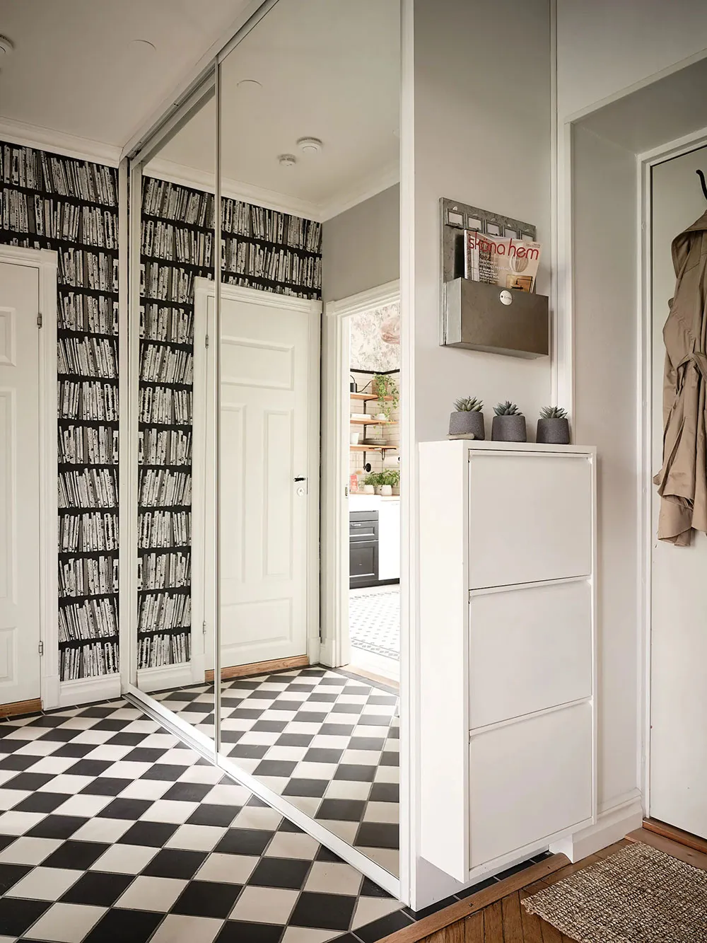 Interesting Wallpapers in the Design of a Small Apartment in Sweden (48 sq. m) - Gallery image 8