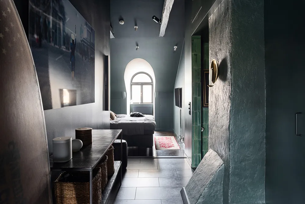 Schönes ungewöhnliches Farbspiel im schwedischen Loft (86 qm) - Gallery image 9