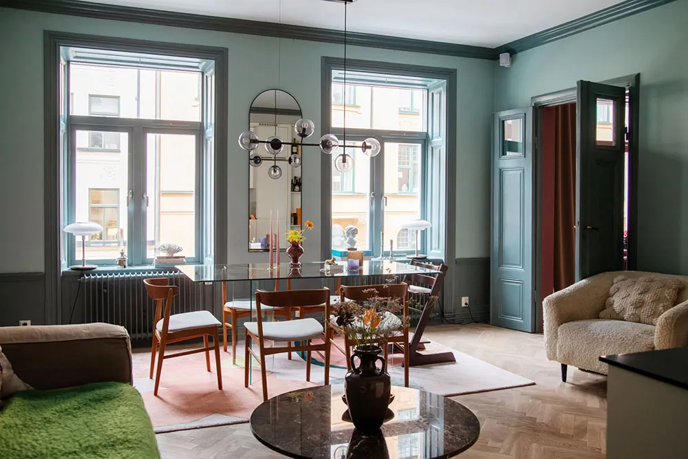 Ungewöhnliche Farben im schwedischen Wohnzimmer-Design (77 qm) - Gallery image 3