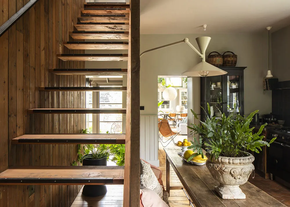 Beautiful Victorian Cottage in England with Colorful Interior Accents - Gallery image 18