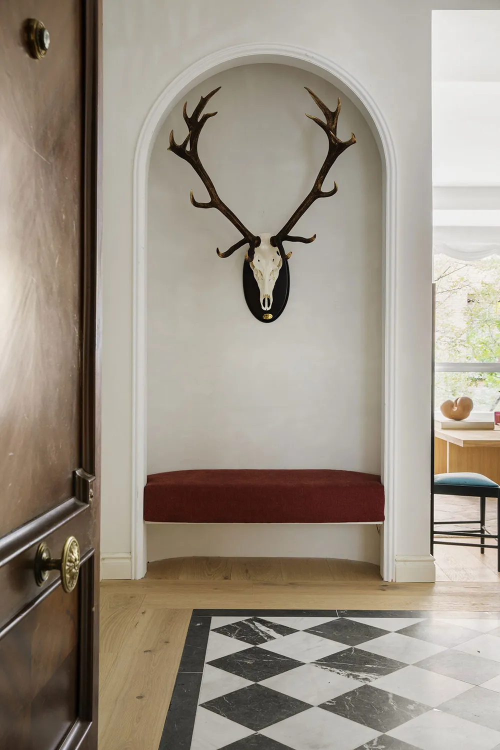 Ruhige Eleganz und Antiquitätenmöbel: Eine schöne Wohnung in Madrid - Gallery image 7