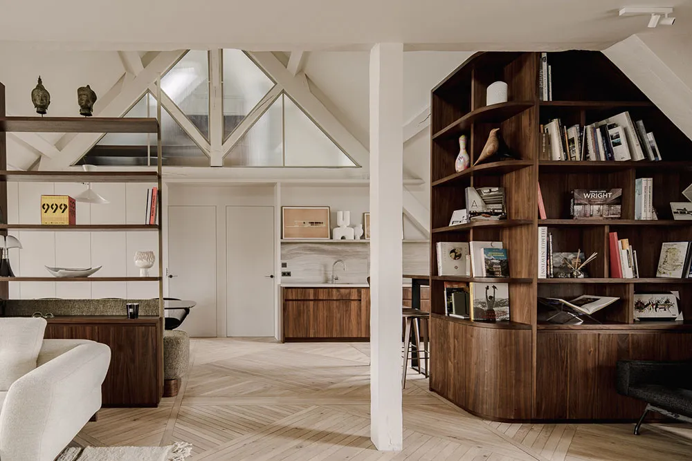 एक और पेरिस… छत के नीचे स्थित यह आकर्षक अपार्टमेंट, आधुनिक एवं स्टाइलिश डिज़ाइन का उत्कृष्ट उदाहरण है. - Gallery image 11