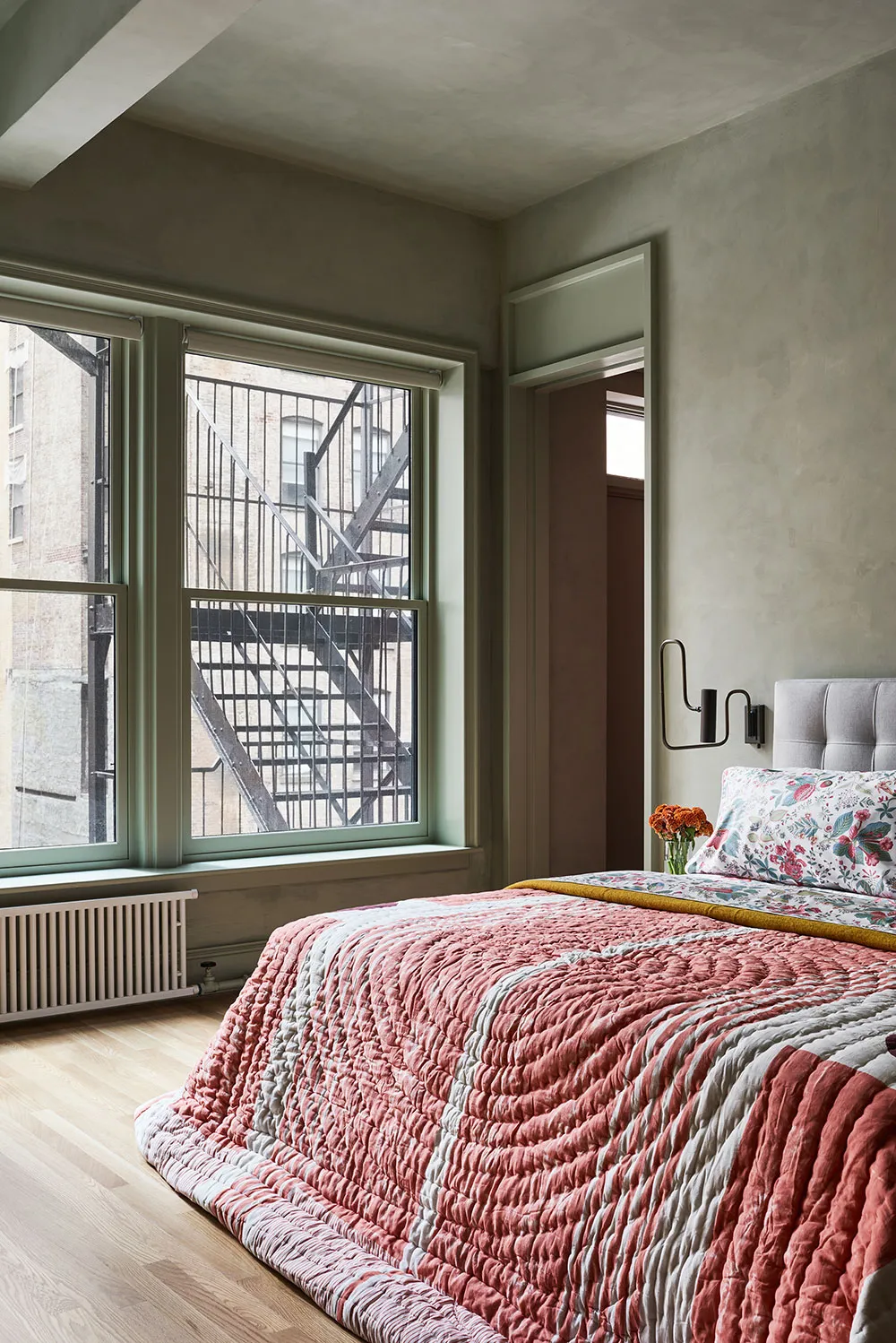 Stylischer Loft in New York mit lebhafter Textilien - Gallery image 14