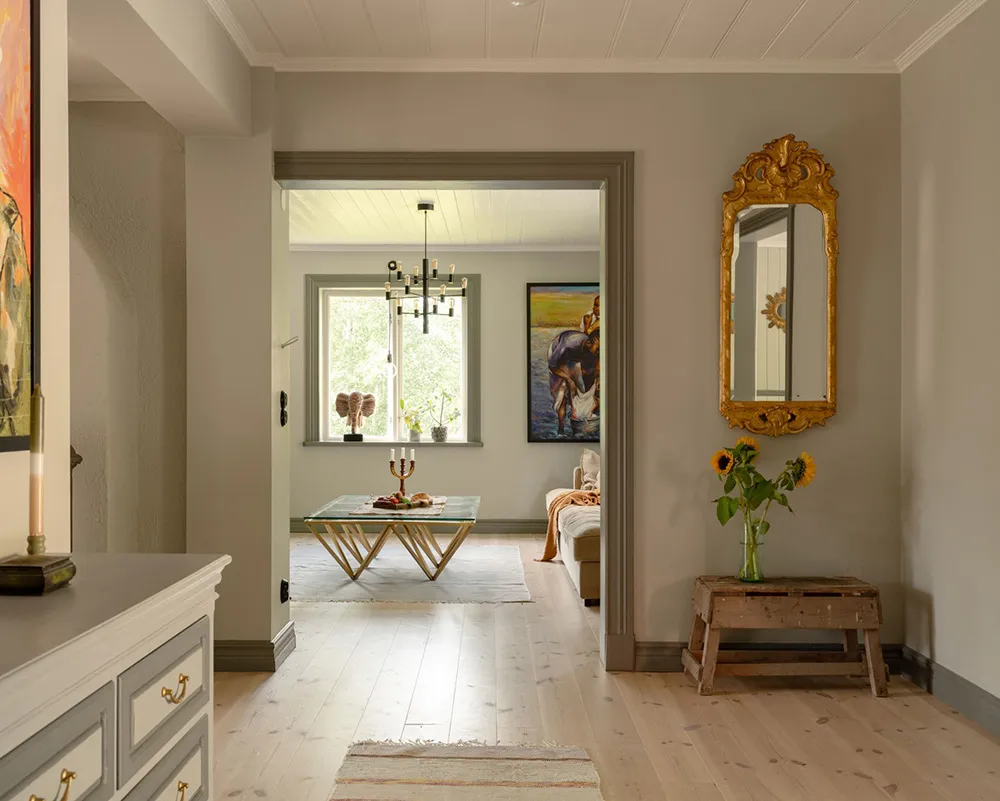 Просторные обновлённые интерьеры традиционной шведской дачи - Gallery image 5