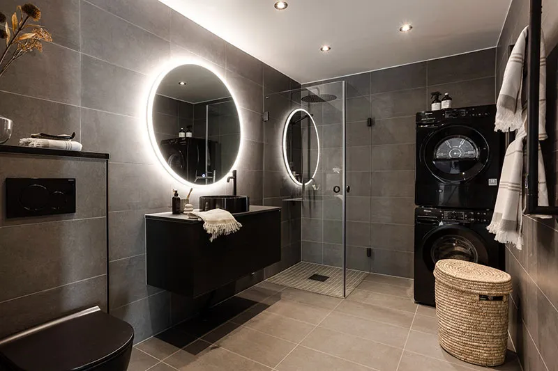 Просторная мансардная квартира со стеклянной перегородкой и балками (108 кв. м) - Gallery image 23